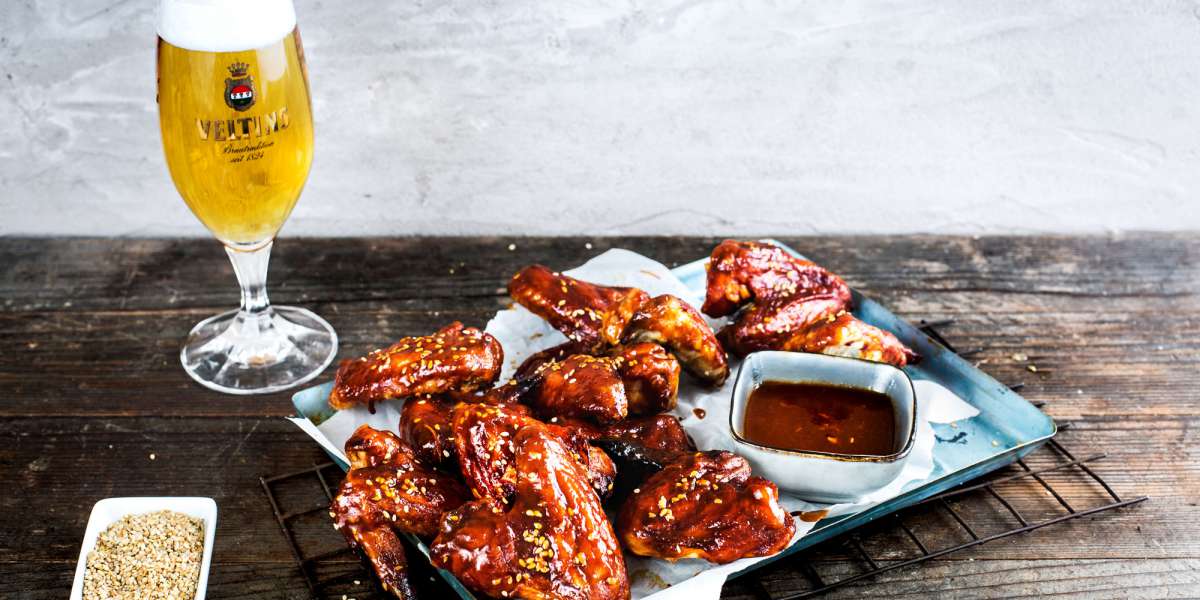 Gegrillte Chicken Wings mit Bier-Honig-Glasur - VELTINS
